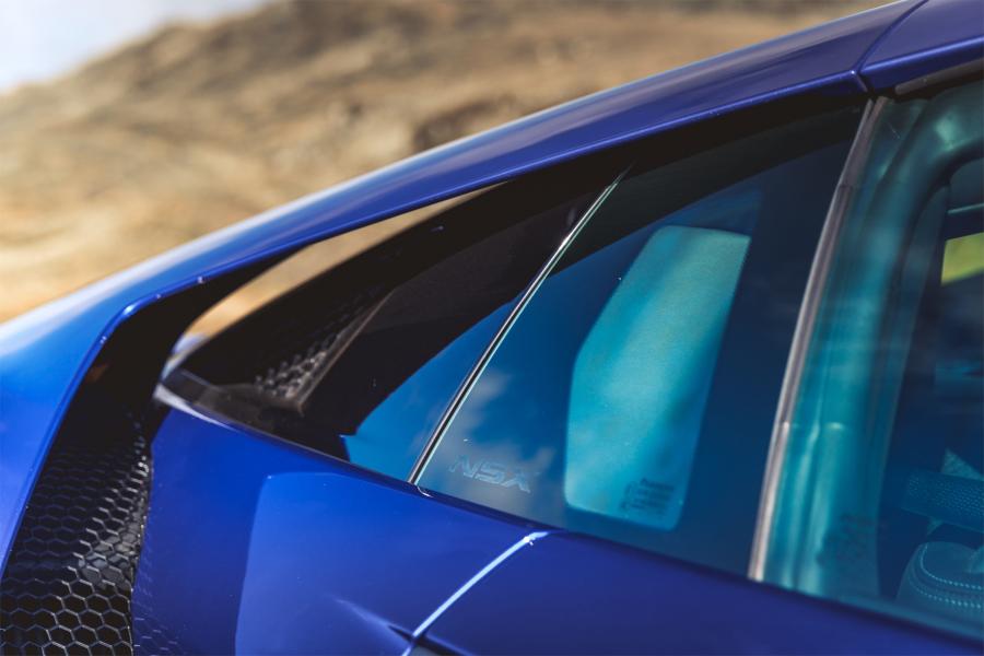 Детали экстерьера Honda NSX 2016 года  (UK) (фото 95 из 120)